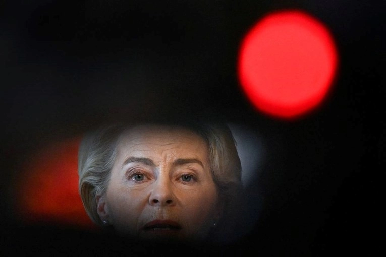 Europski istražitelji preuzeli istragu o porukama Ursule von der Leyen i šefa Pfizera